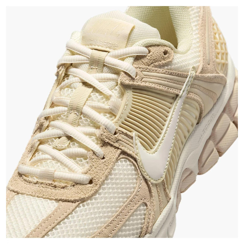 Кросівки жіночі Nike Zoom Vomero 5 (HQ0458-200)