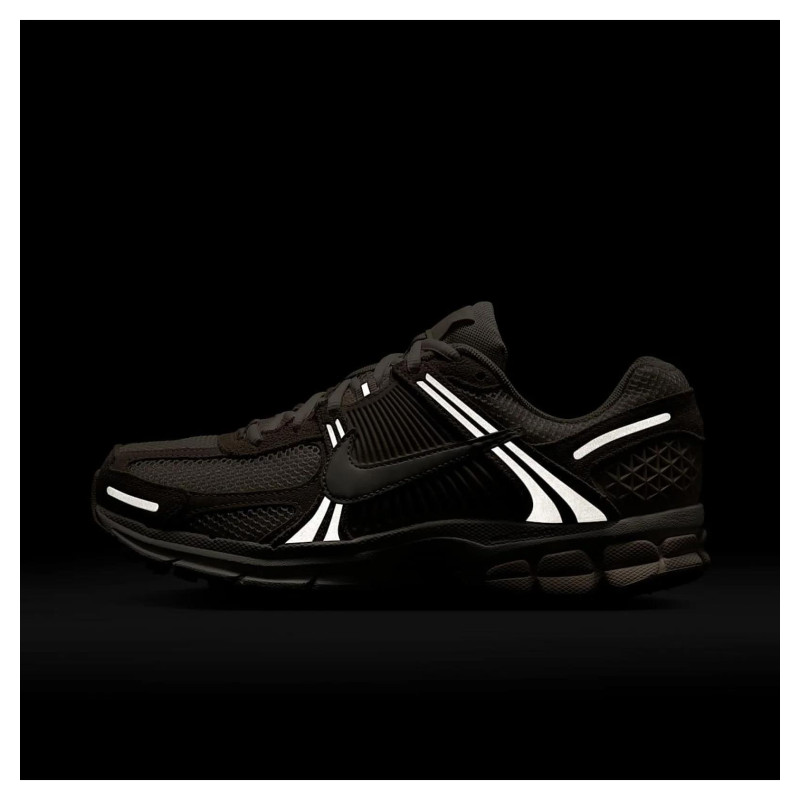 Кросівки жіночі Nike Zoom Vomero 5 (HQ0458-200)