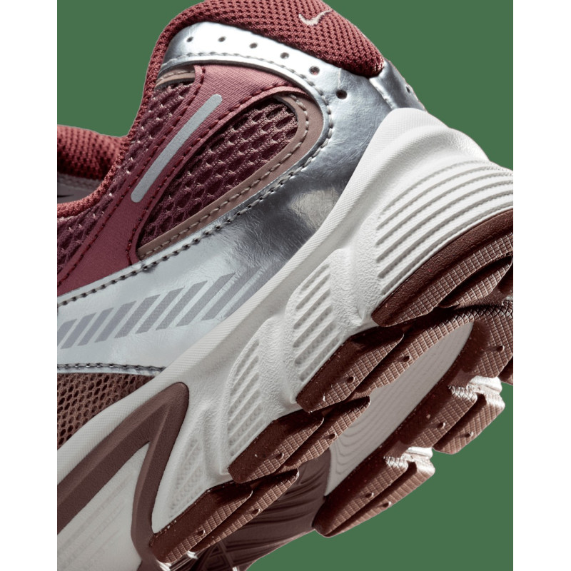 Кросівки жіночі Nike V5 Rnr Wmns (HQ7901-200)