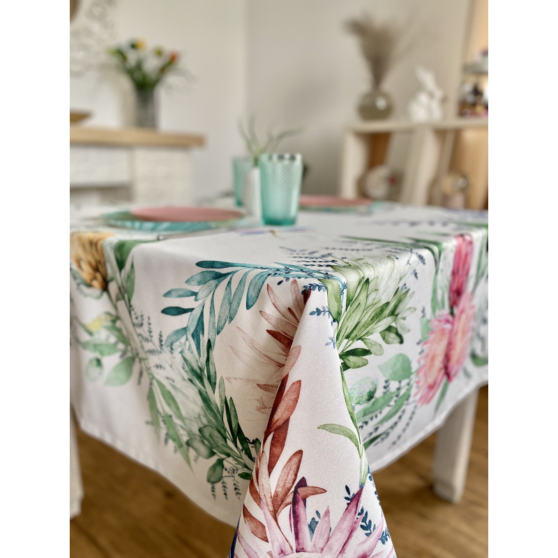 Скатертина з водовідштовхуючим покриттям MANTEL PROTEA