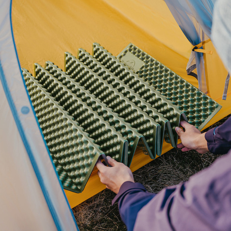 Килимок туристичний складаний одномісний IXPE Naturehike CNK2450WS044 з алюмінієвою плівкою, 195x60x1.8 см, оливковий