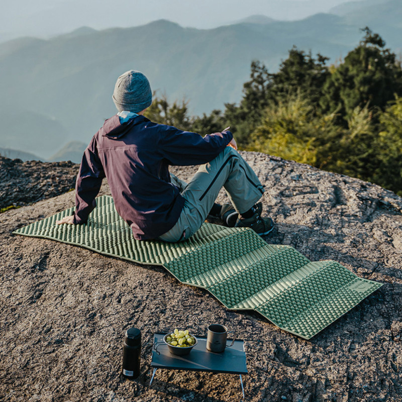 Килимок туристичний складаний одномісний IXPE Naturehike CNK2450WS044 з алюмінієвою плівкою, 195x60x1.8 см, оливковий