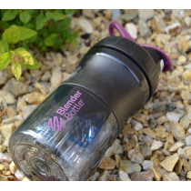 Шейкер спортивний (пляшка) BlenderBottle SportMixer Flip 20oz/590ml Black/Plum Шейкер спортивний (пляшка) BlenderBottle SportMixer Flip 20oz/590ml Black/Plum