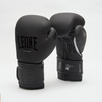 Боксерські рукавиці Leone GN059 Black/White 12 унцій (капу в комплекті) Боксерські рукавиці Leone GN059 Black/White 12 унцій (капу в комплекті)