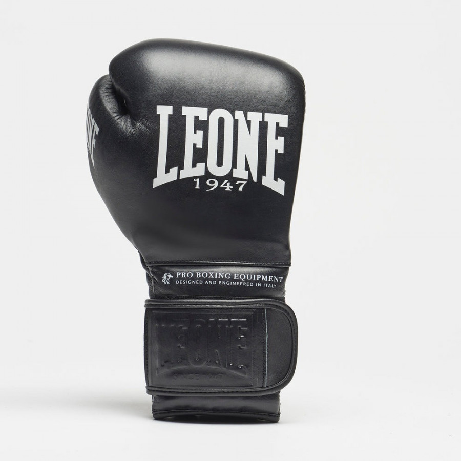 Боксерські рукавиці Leone GN111 THE GREATEST Black 12 унцій (бинти 4 м. в комплекті)
