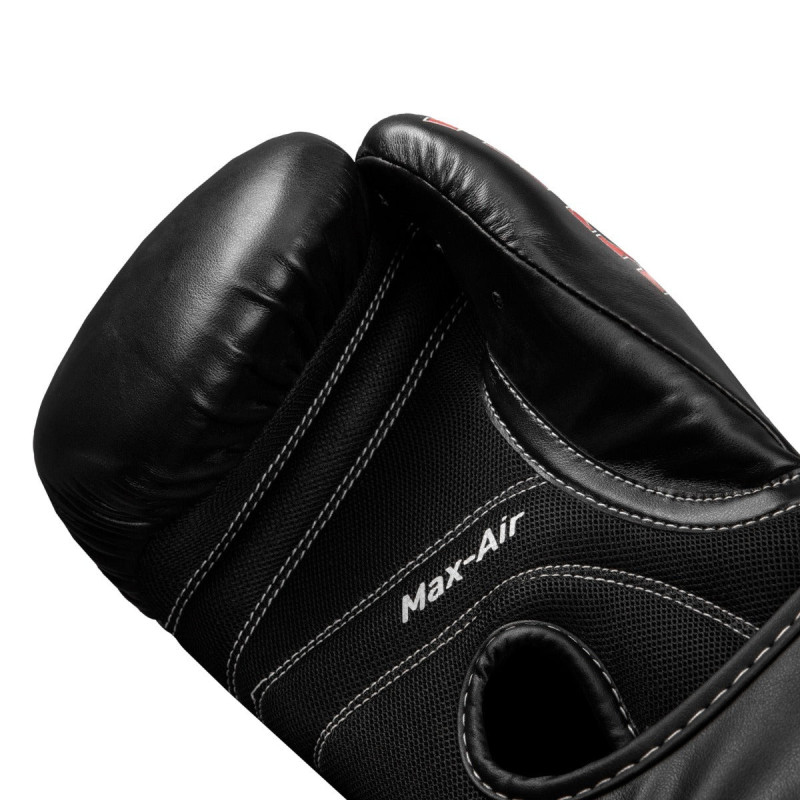 Боксерські рукавиці TITLE Classic Black Max Black 12 oz (бинти 4м. в комплекті)