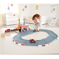 Автотрек Hape, Гоночна траса та станція