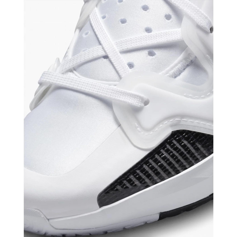 Кросівки чоловічі Nike Air Jordan 37 Low Sneakers (DQ4122-100)