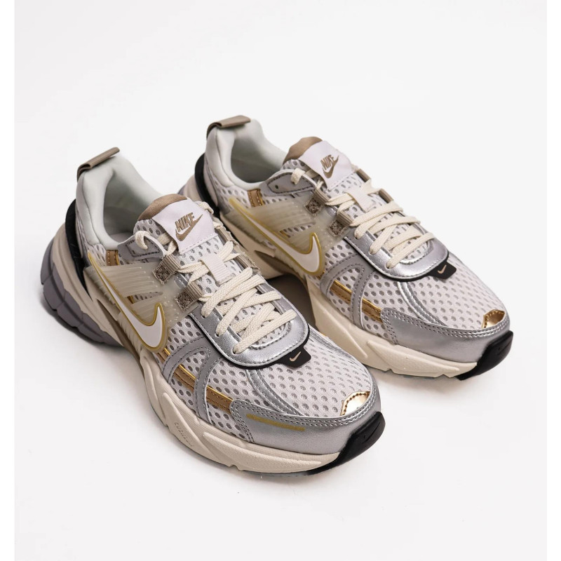 Кросівки жіночі Nike V2k Run (HJ7245-100)
