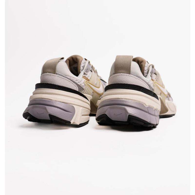 Кросівки жіночі Nike V2k Run (HJ7245-100)