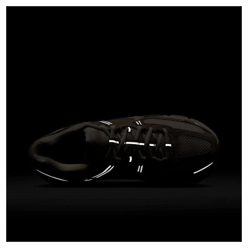 Кросівки жіночі Nike Zoom Vomero 5 (HQ0458-200)