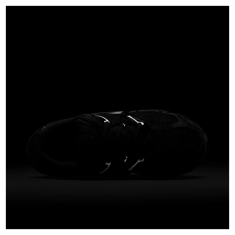Кросівки жіночі Nike V5 Rnr Black (HQ7901-001)