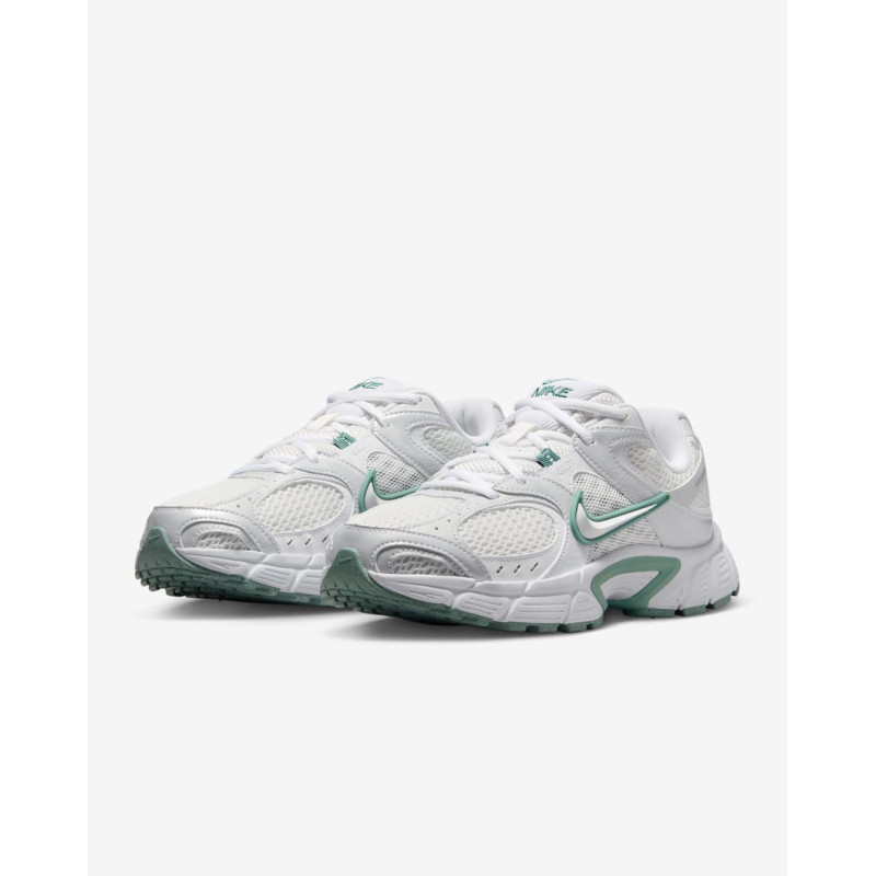 Кросівки жіночі Nike V5 Rnr (HQ7901-106)