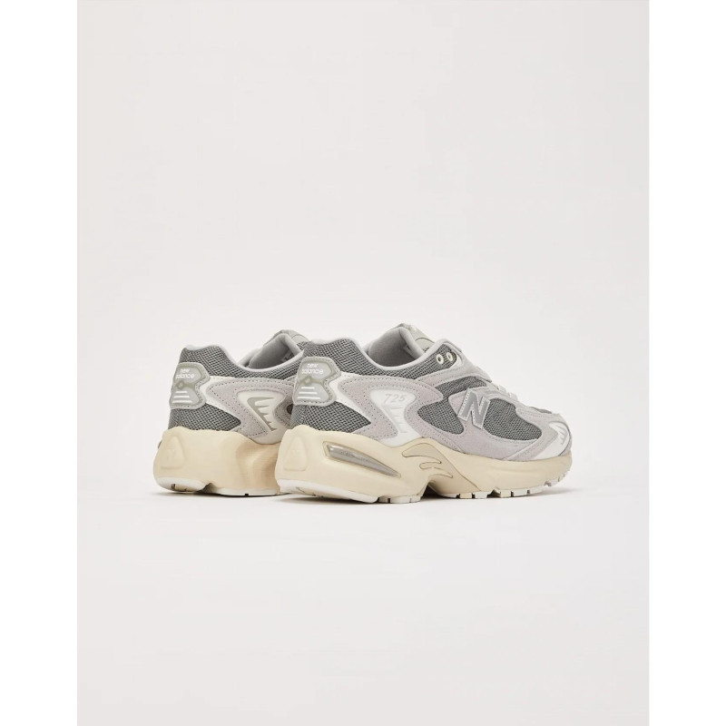 Кросівки чоловічі New Balance Grey Running Shoes Sneakers (ML725AA)