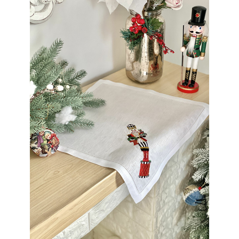 Серветка з вишивкою NUTCRACKER01